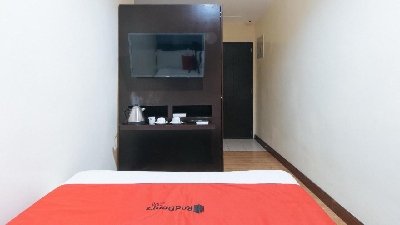 Reddoorz @ Gardenview Hotel Gtower Angeles Dış mekan fotoğraf