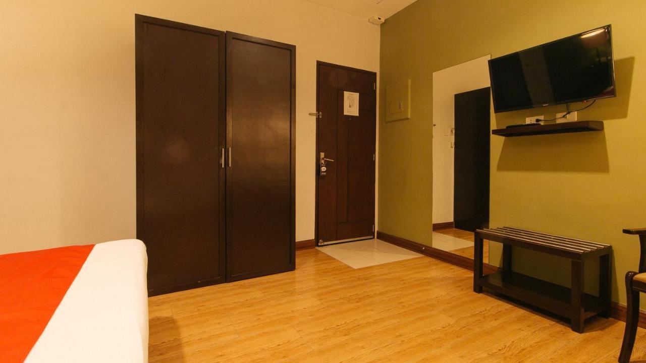Reddoorz @ Gardenview Hotel Gtower Angeles Dış mekan fotoğraf